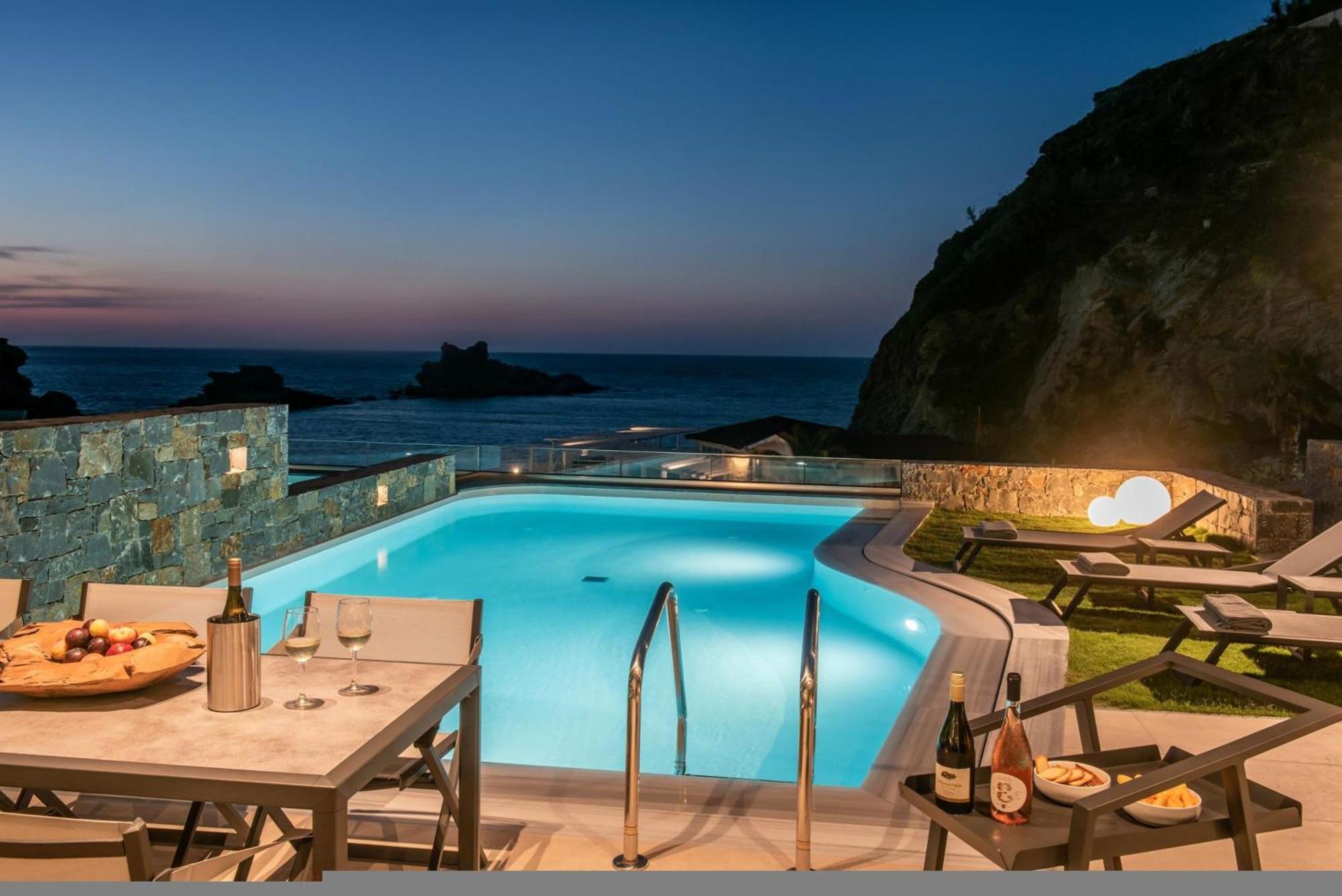Made By The Sea Villa 4 ลิกาเรีย ภายนอก รูปภาพ
