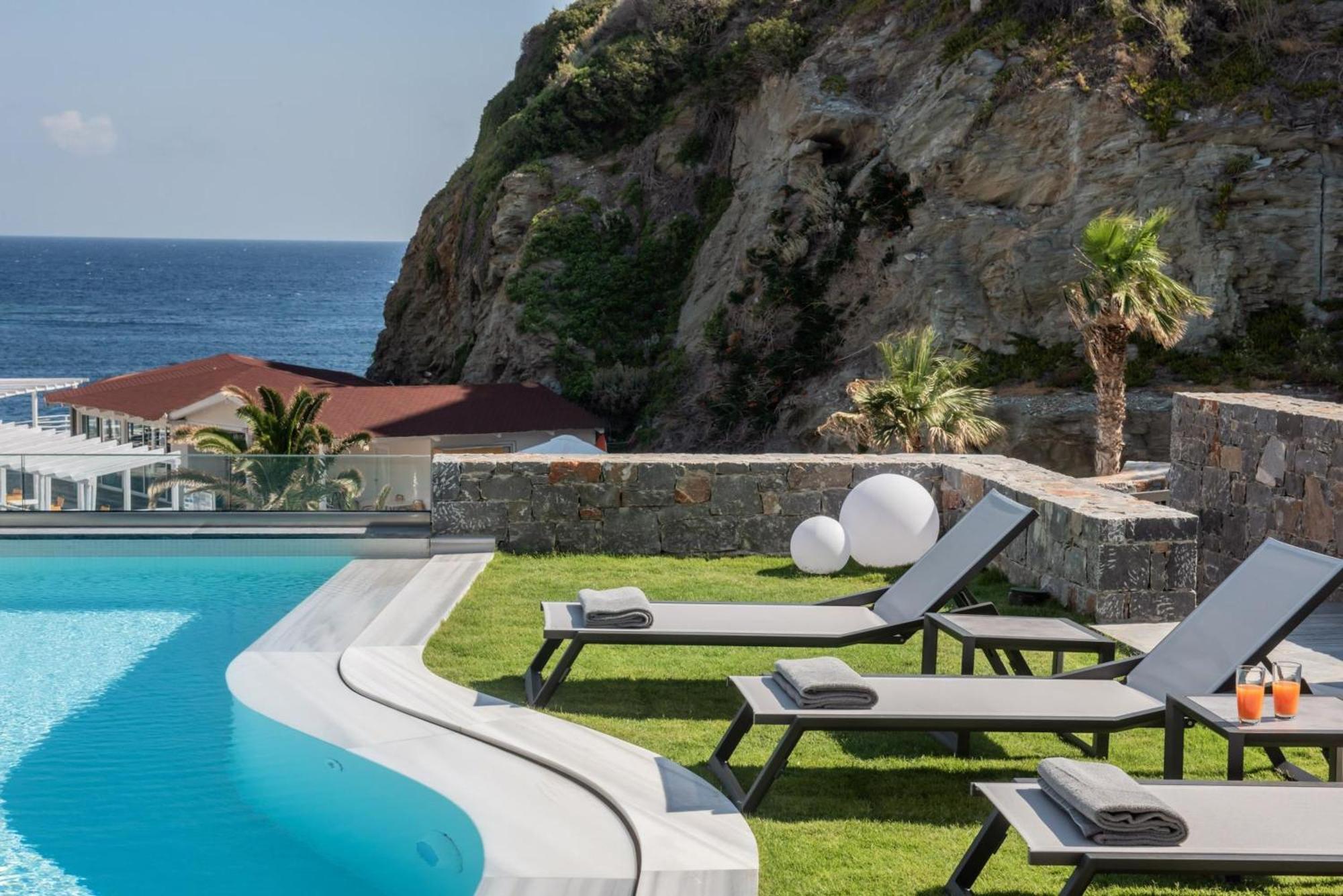 Made By The Sea Villa 4 ลิกาเรีย ภายนอก รูปภาพ